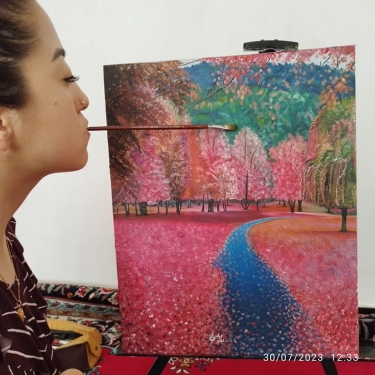Robaba Mohammady created a piece of art using her mouth.